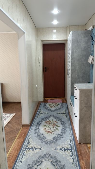Сдам 2 ком. 19 мкр, 5/5 мебель,техника,маш. авт,170 тыс + ком.