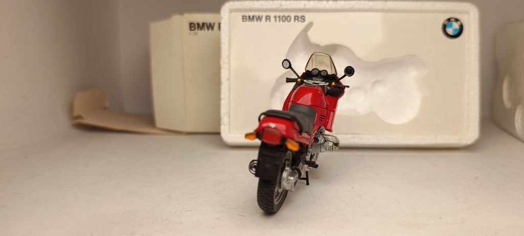 Machetă motocicleta BMW r1100rs 1/24 Minichamps
