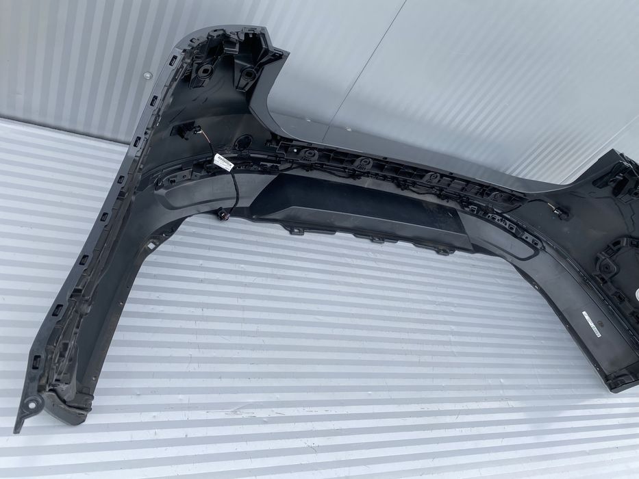 Bara spate vw Passat B8 combi/breack cu senzori / cod de culoare LI7F