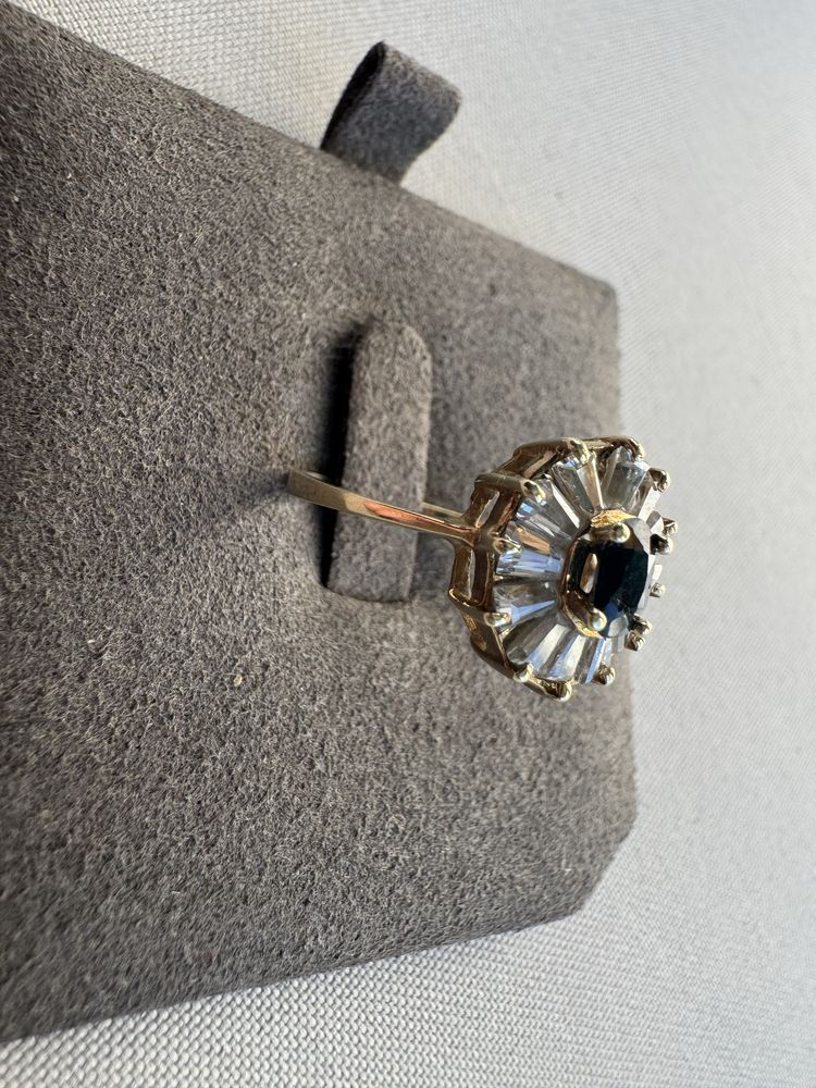Inel din aur, safir si cubic zirconia