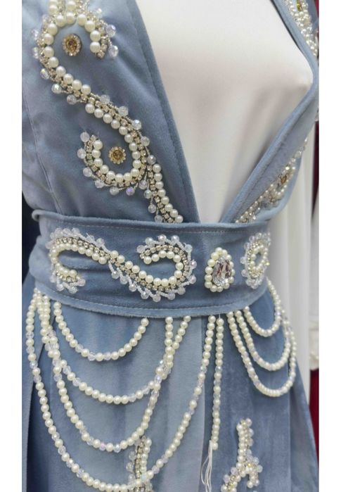 Продам платье  почти новый