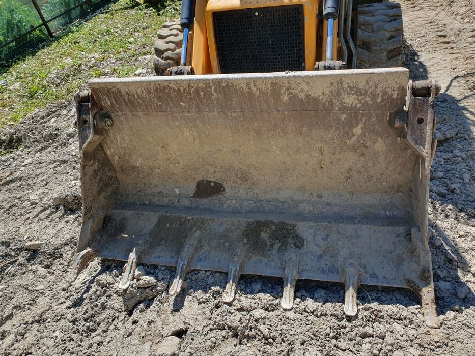 Buldoexcavator jcb 1cx de închiriat-bobcat-excavator