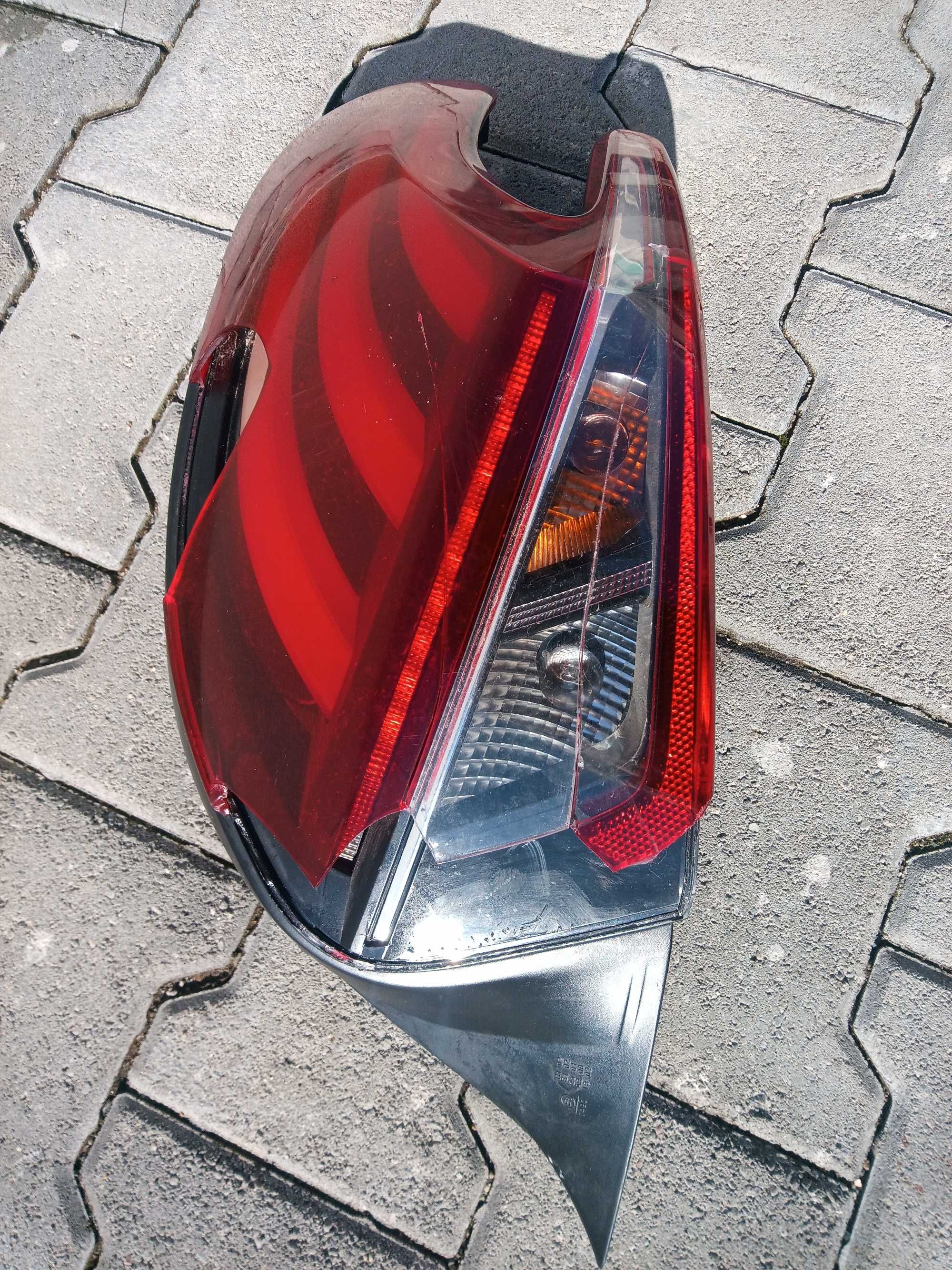 Десен лед стоп за пежо 208 фейслефт 2015 - 2019 PEUGEOT 208 FACELIFT