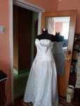 Rochie de mireasa cu corset si crinolina