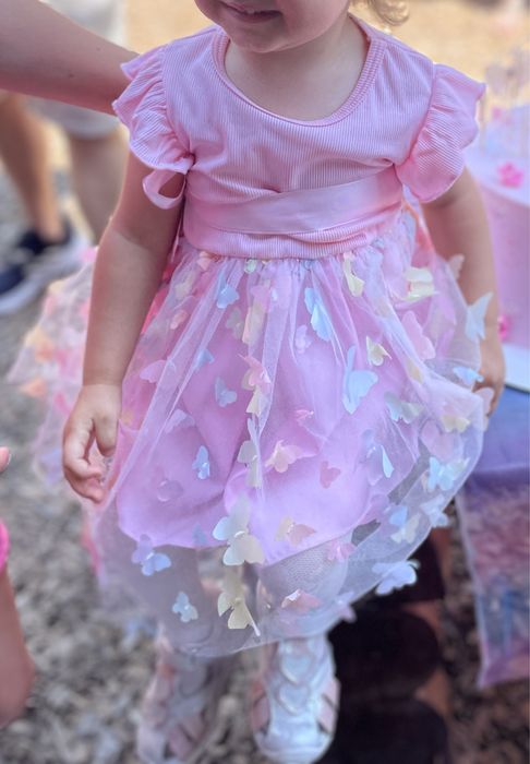 Рокля за 2 годишно с пеперуди