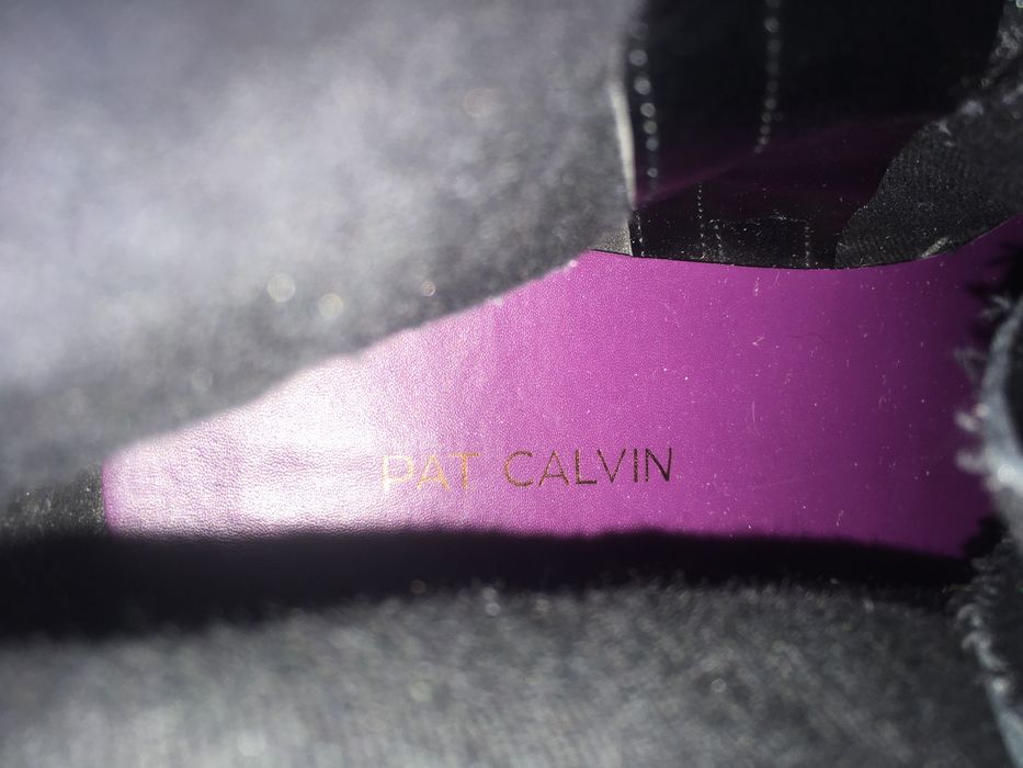 Pat Calvin - Ghete damă