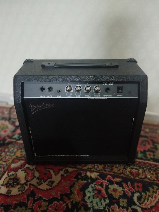 Комбоуселитель от Fender