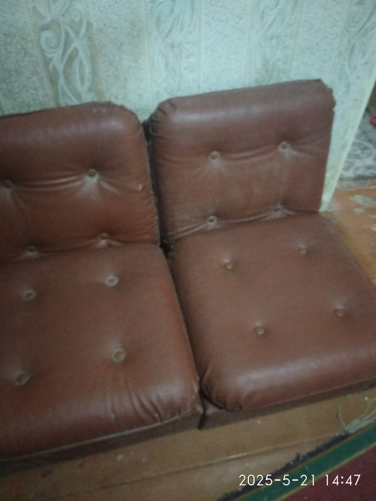 Продам кожаные кресла