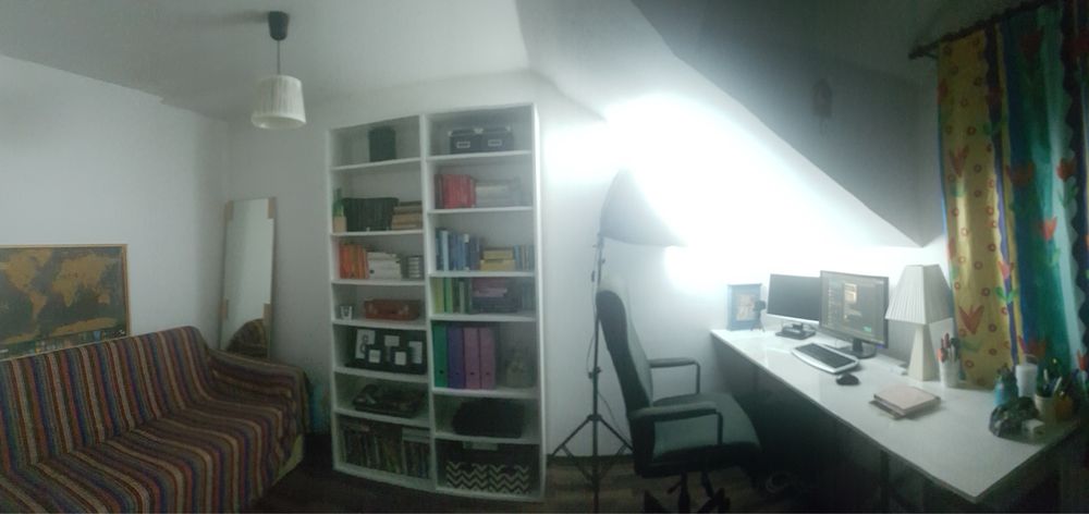 Biblioteca alba//dulap