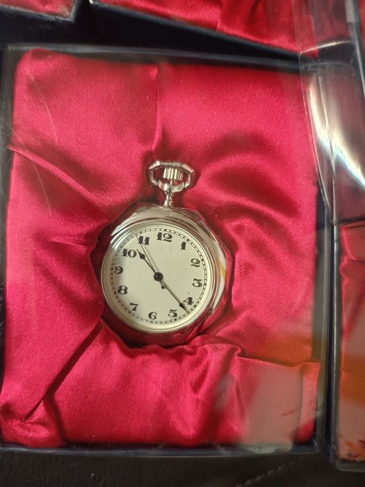 НОВ Джобен Часовник Часовници 5 лв за брой