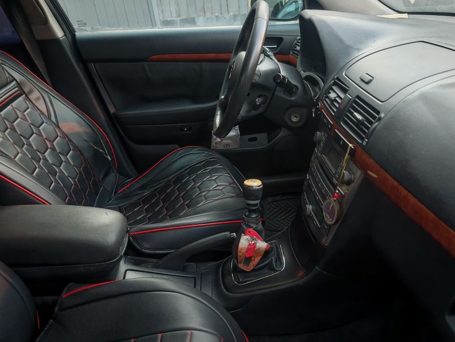 Toyota avensis 2.2 D4D