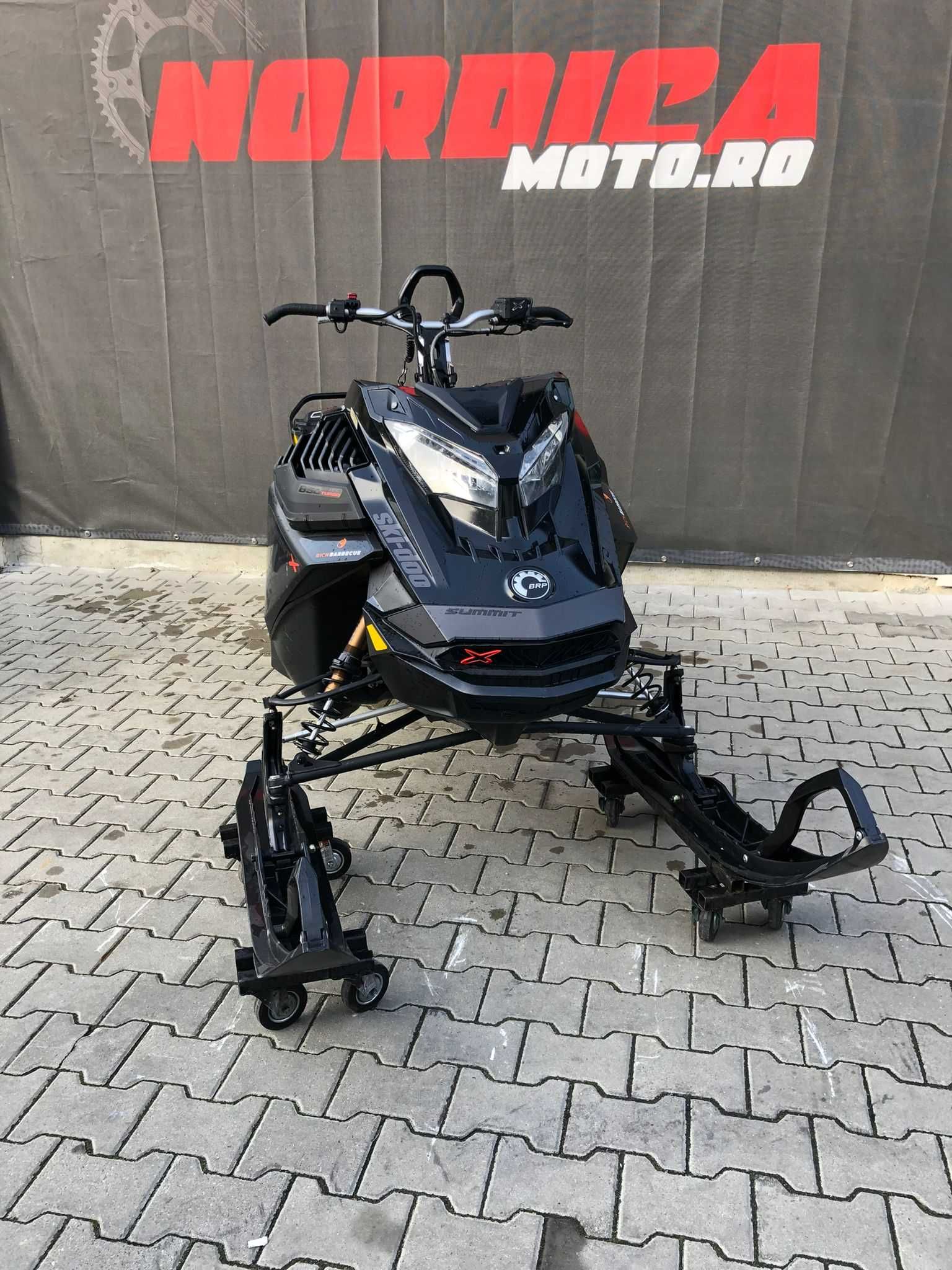 Snowmobil Ski-Doo Summit 850 E-Tec 2021