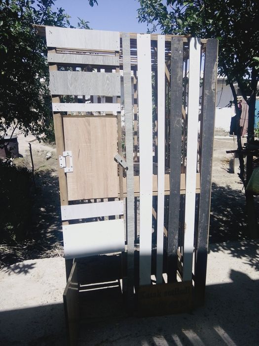 Tavuq xórozlarga kataklar sotiladi