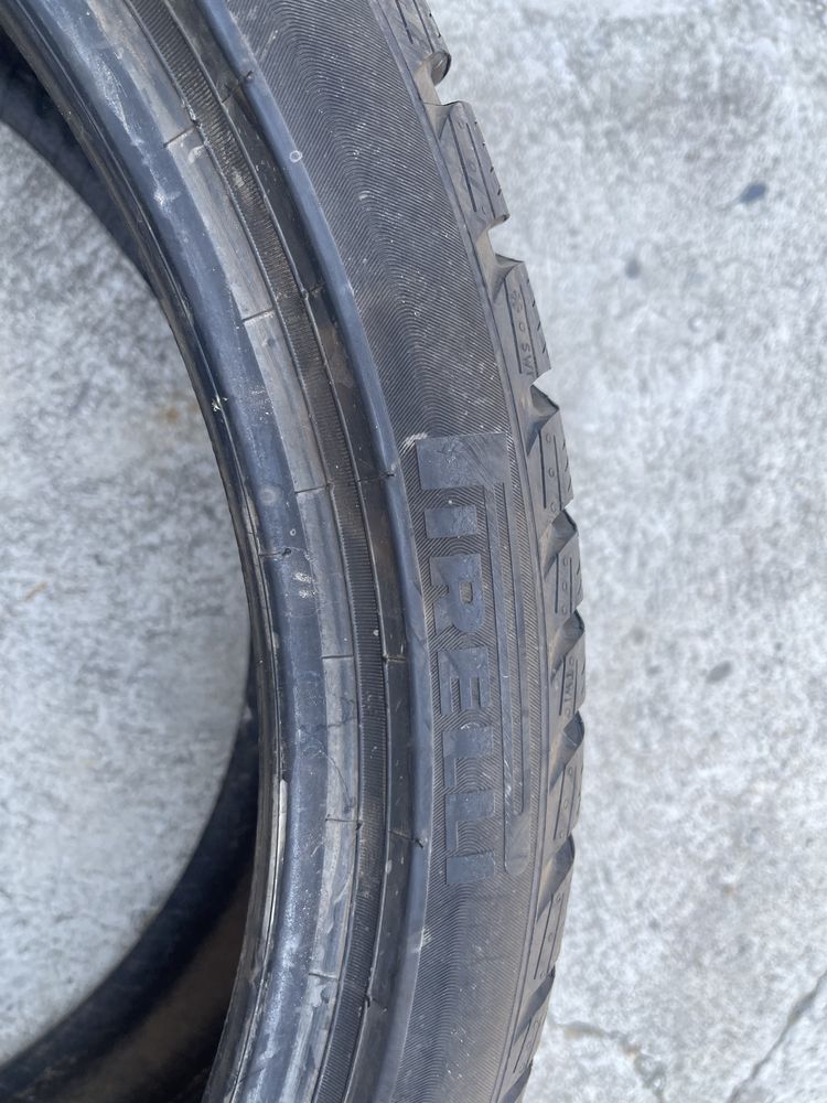 Vand 2 anvelope iarna 255/35/21 Pirelli Sottozero 3
