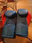 Vând mănuși de box mărimea 8OZ