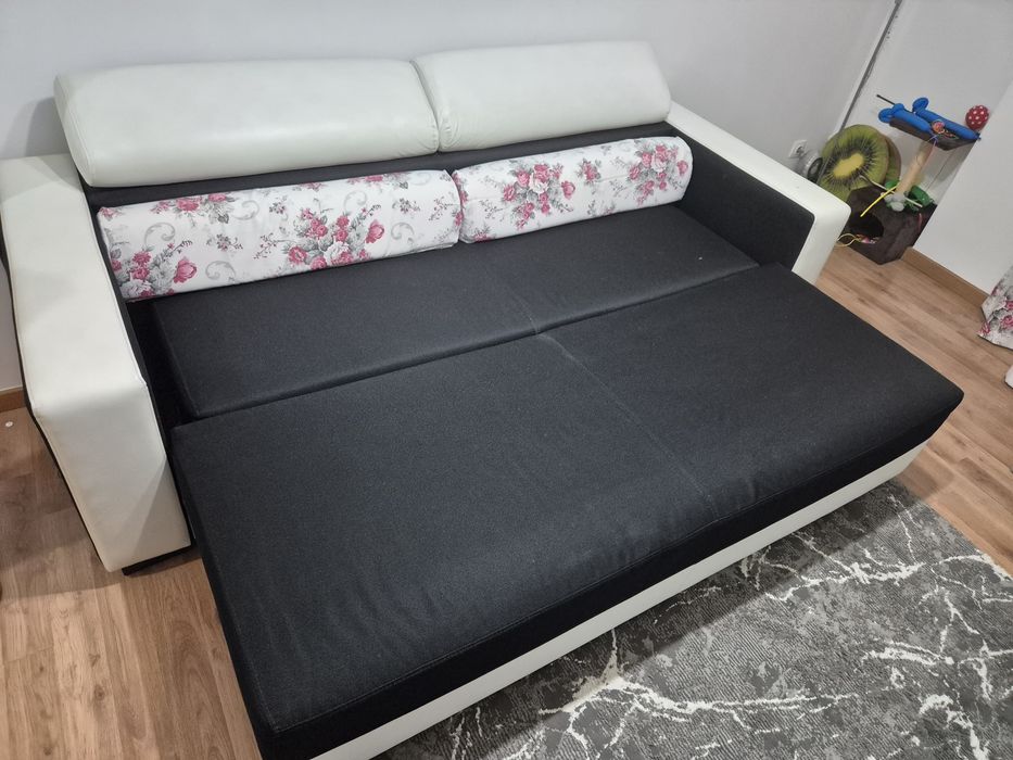 Canapea 3 locuri extensibila