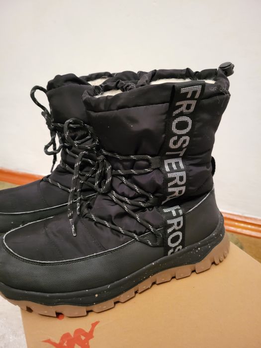 Продам зимние сапоги для мальчика