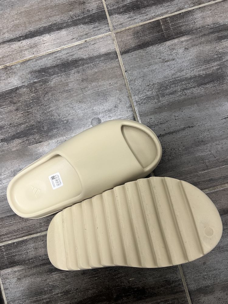 Yeezy slides bone white 44