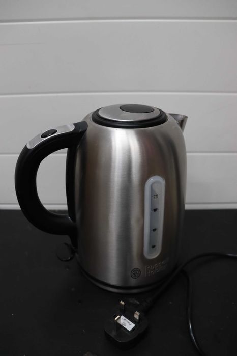 Russell Hobbs  безжична кана от неръждаема стомана,1.7л, 3kW,UK щепсел