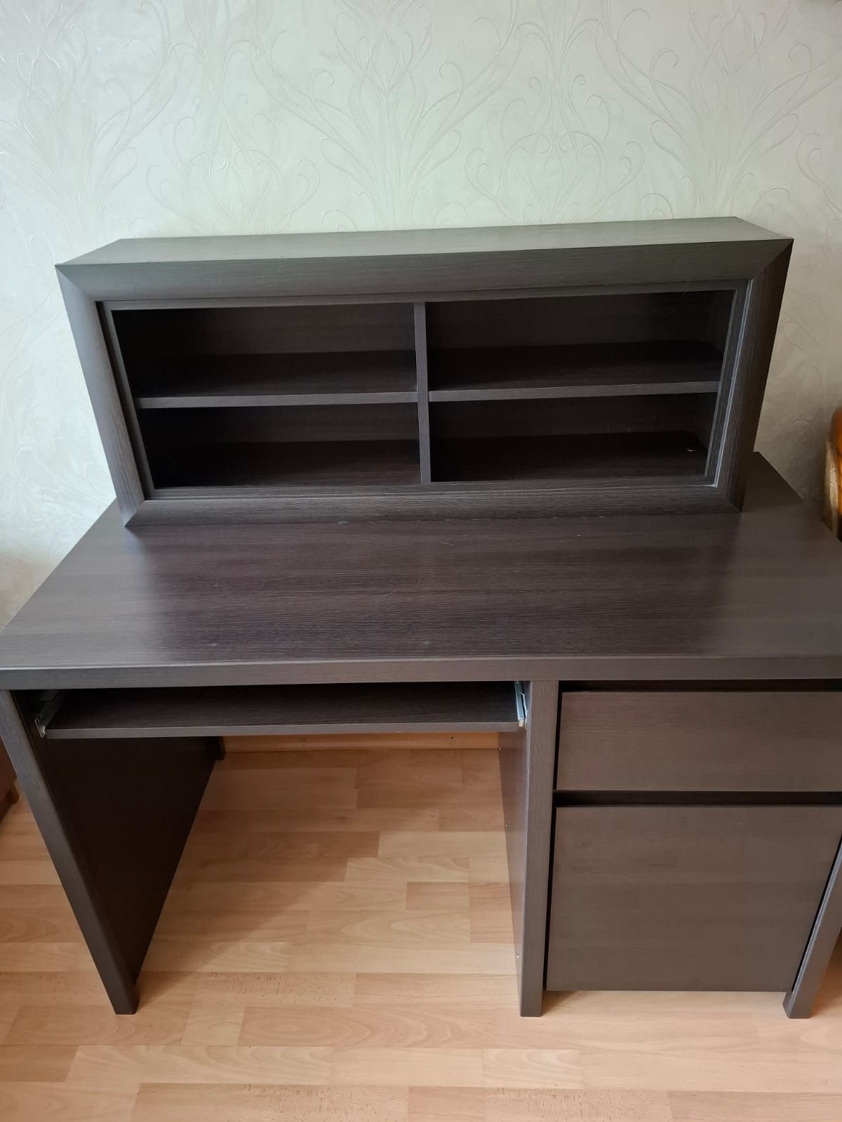 Продается стол и полка