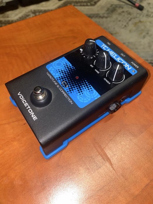TC-Helicon VoiceTone вокален процесор камионче педал