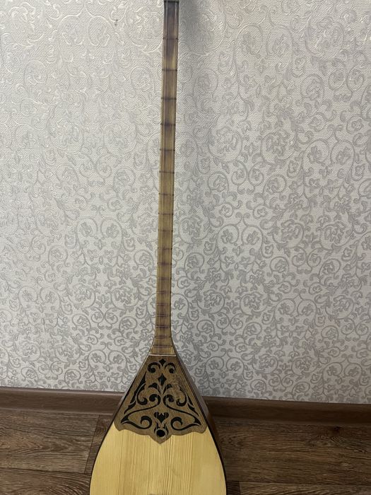 Продам домбру в хорошем состоянии, почти не пользовались