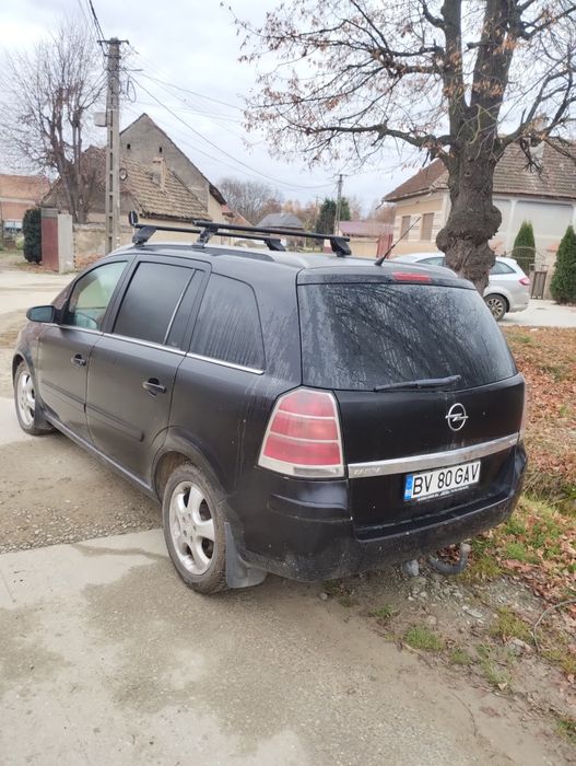 Vând Opel zafira