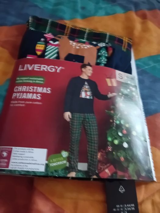 《《 vând pijamale de crăciun 44/46 nou bărbați