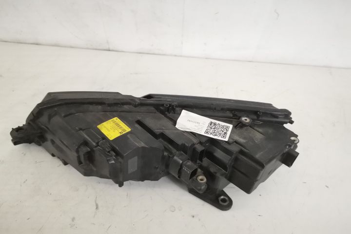 Фар Дясно Оригинален LED Авариран Шкода / Skoda Octavia 3 [фейслифт] Д