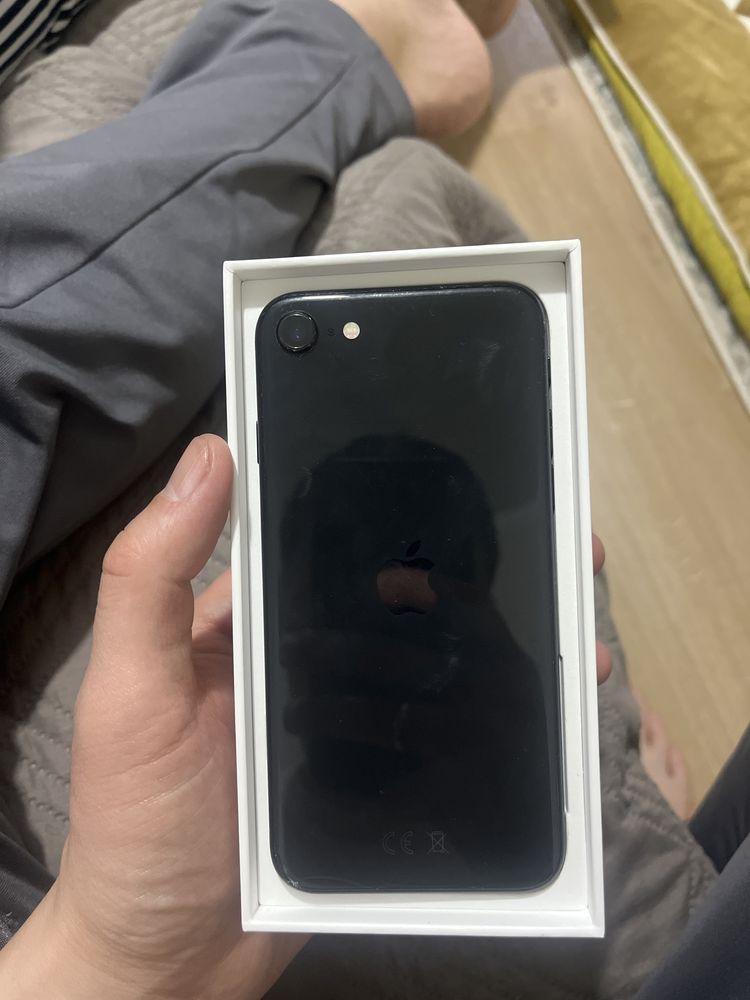 Iphone SE 2020, с коробкой, в ремонте не был