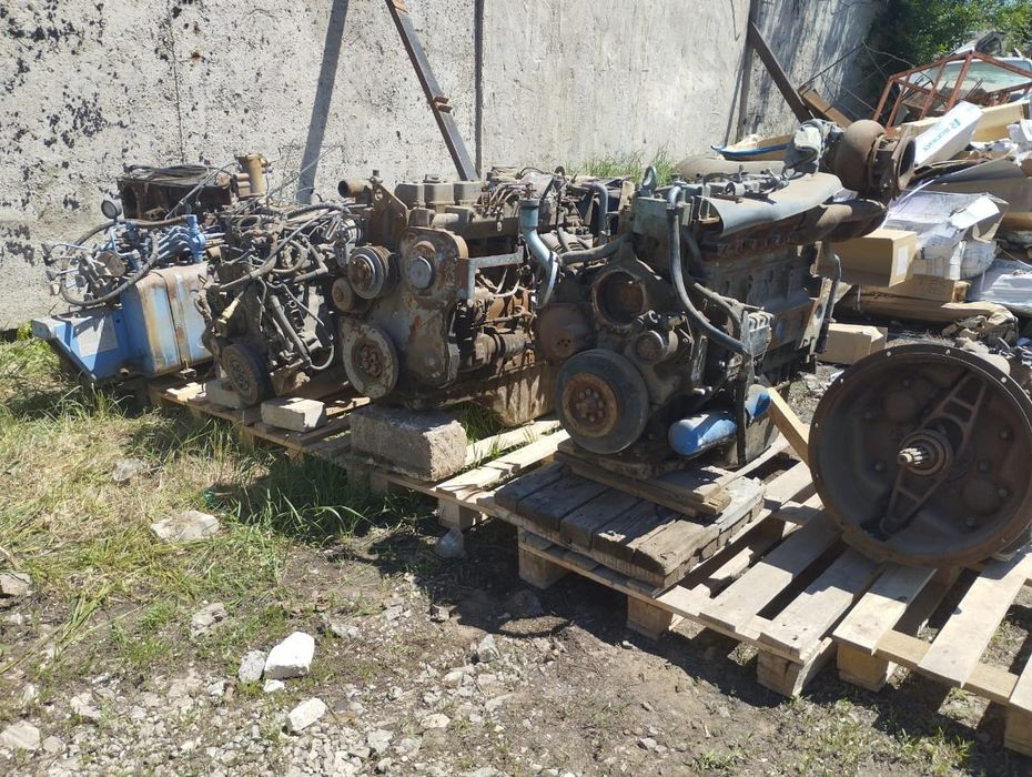 Продам двигатель на китайский  кран