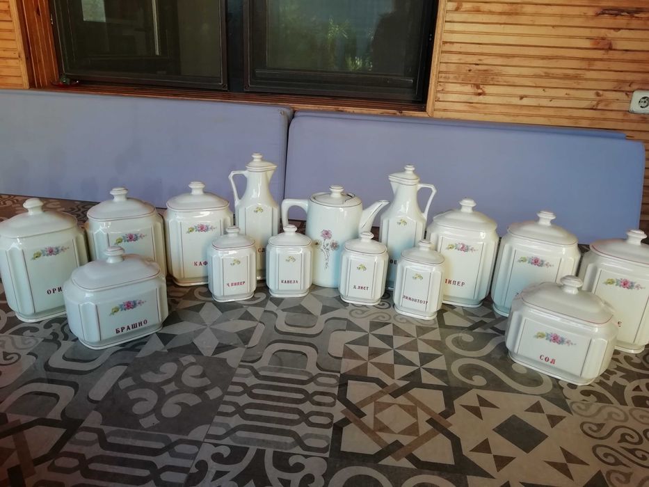 Буркани за подправки