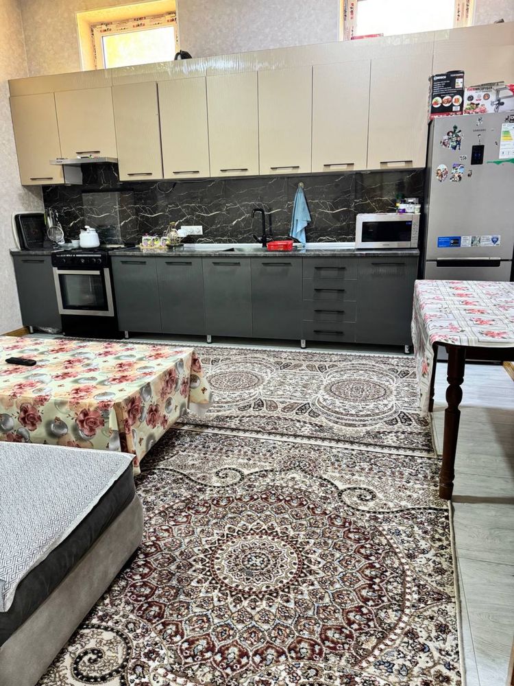 Arzon uy Hovli 9-sotix 11ta xona 5ta sanuzel  240.000$ kelishamiz
