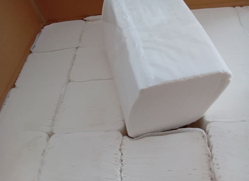 Prosop z alb , servetele albe