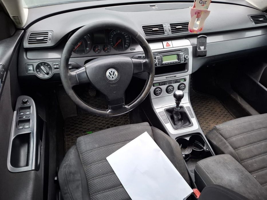 Maner plafon stanga fata Volkswagen VW Passat B6 [2005 - 2010] 1.9 td