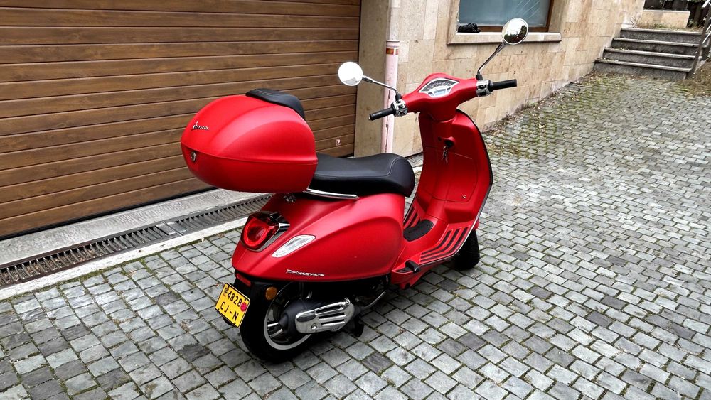 Vespa Primavera S 50 – 2020, roșu mat, 1.400 km