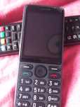 Vând telefon mobil