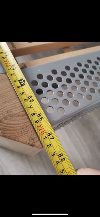 2 paturi pentru dormitor asemanatoare