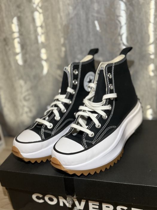 Converse Run Star Hike