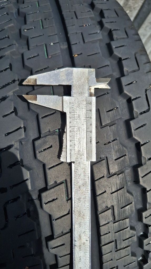 Гуми 235/65/16c   2 броя