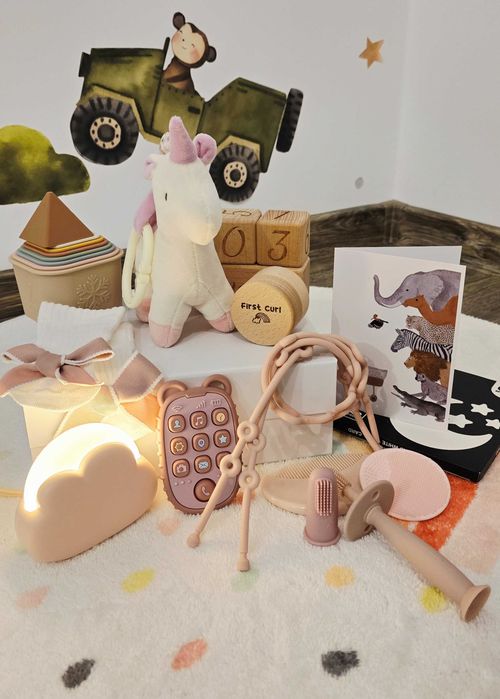 Baby box complet • Jucarii + ingrijire + decor