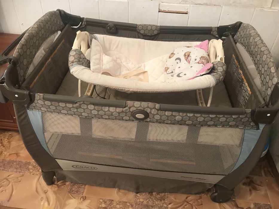 Продам манеж в хорошем состочнии