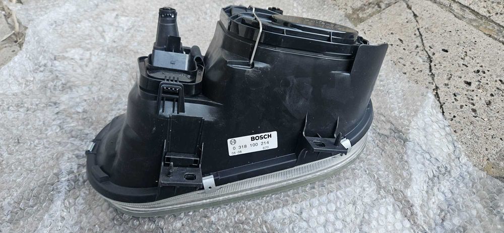 Чисто нов фар Голф 4