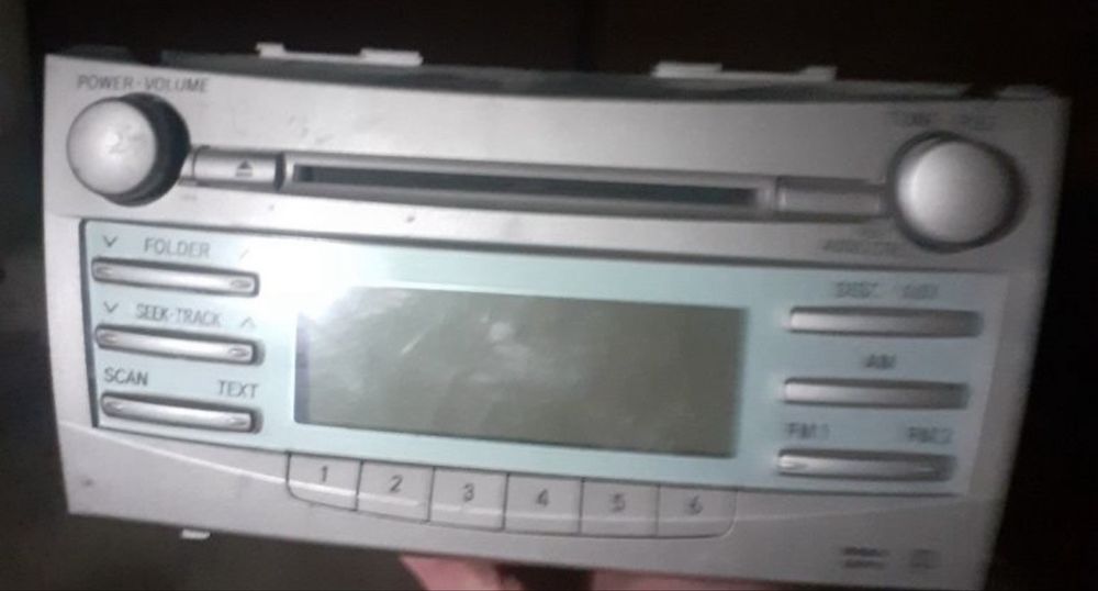 Продам магнитолу родную на Camry 40