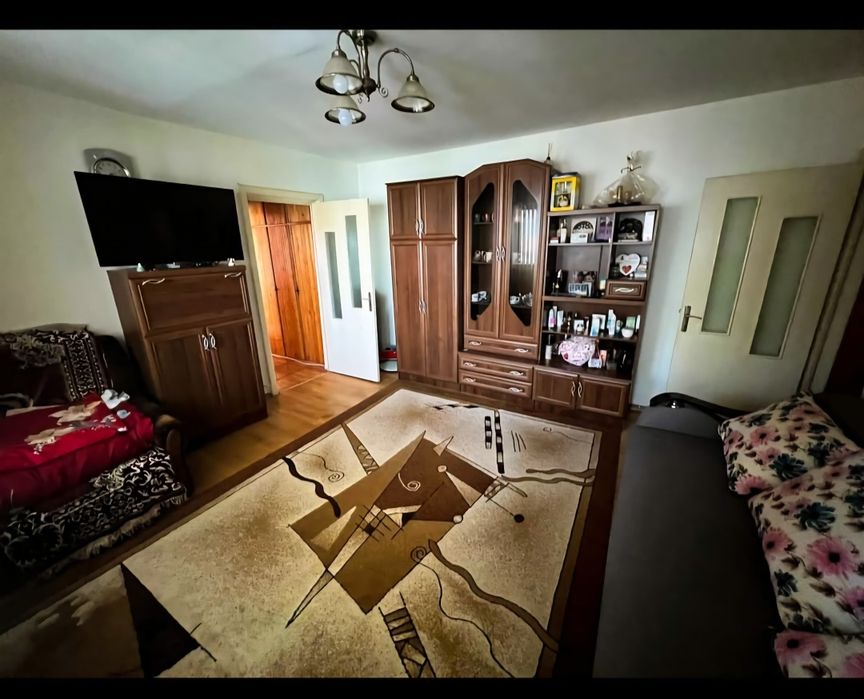 (Ocazie) Proprietar vând apartament doua camere confort 1