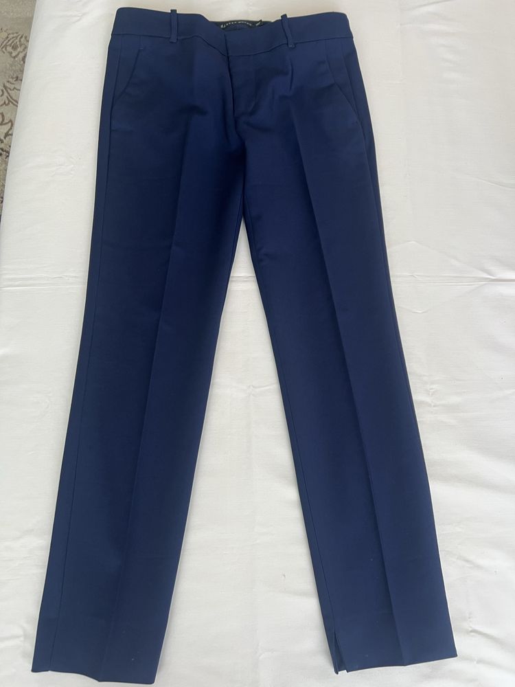 Pantaloni     Zara