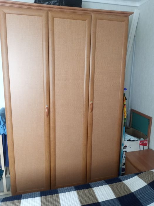 Продам спальный гарнитур
