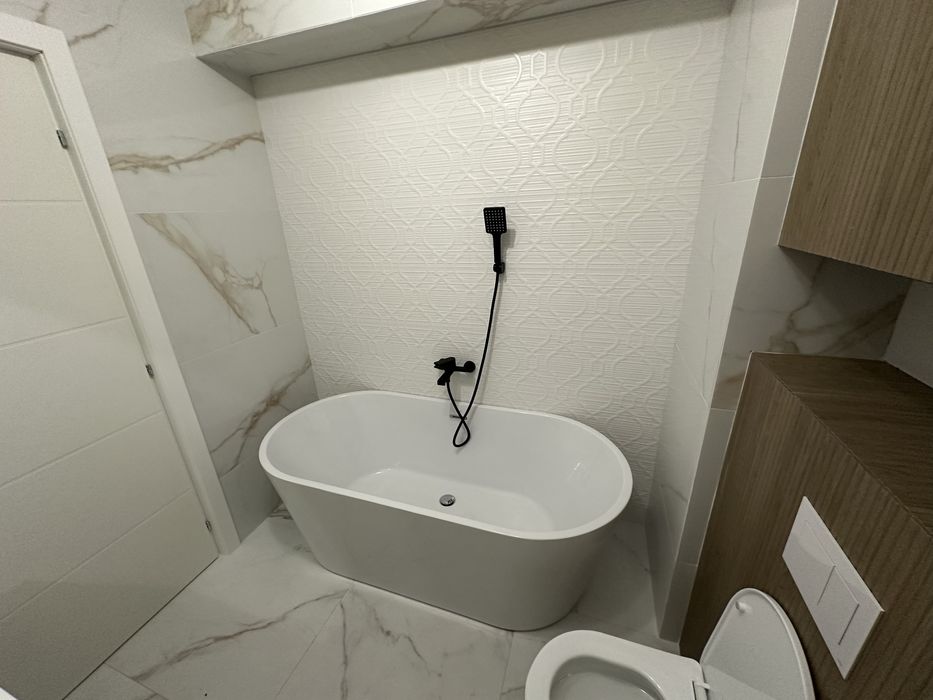 Proprietar - vand apartament NOU 3 camere