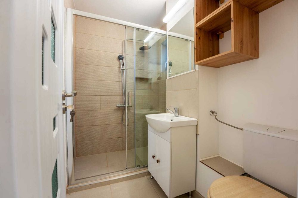 Vand apartament 2 camere sau schimb cu ceva asemanator in Targu Mures