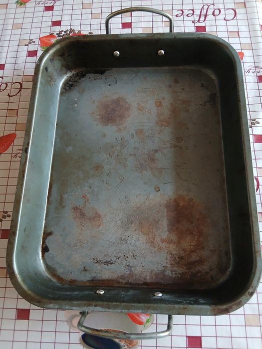 Продам противень для технических целей.